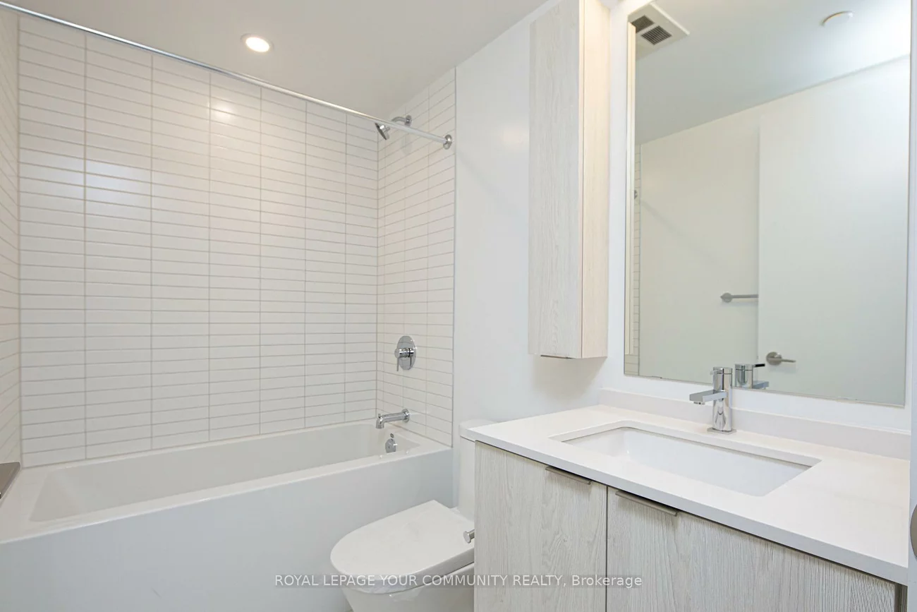 86, Dundas, Cooksville, Mississauga