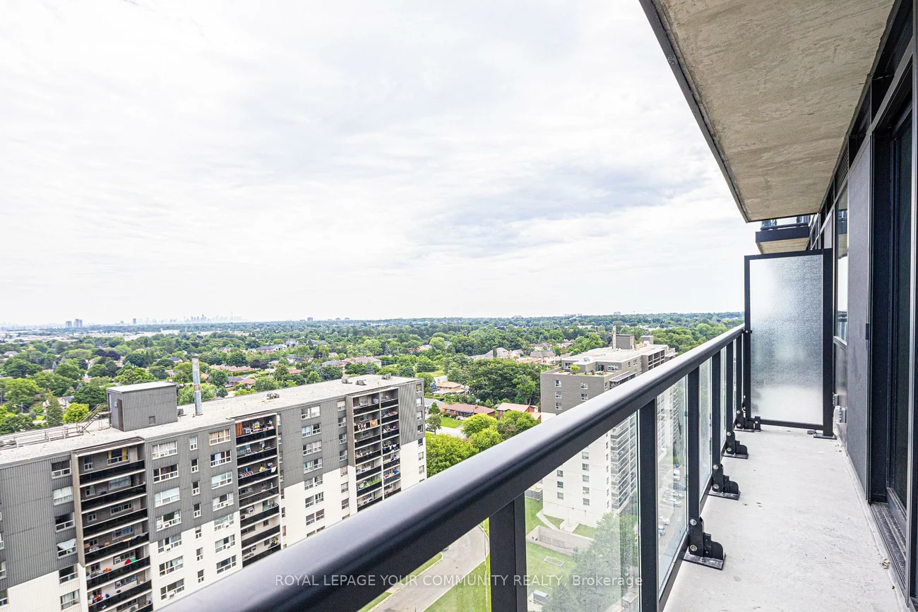 86, Dundas, Cooksville, Mississauga