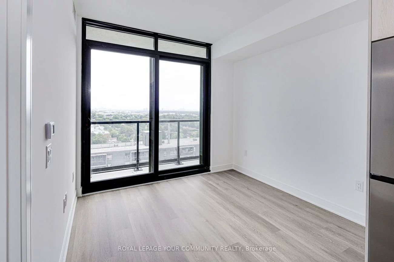 86, Dundas, Cooksville, Mississauga