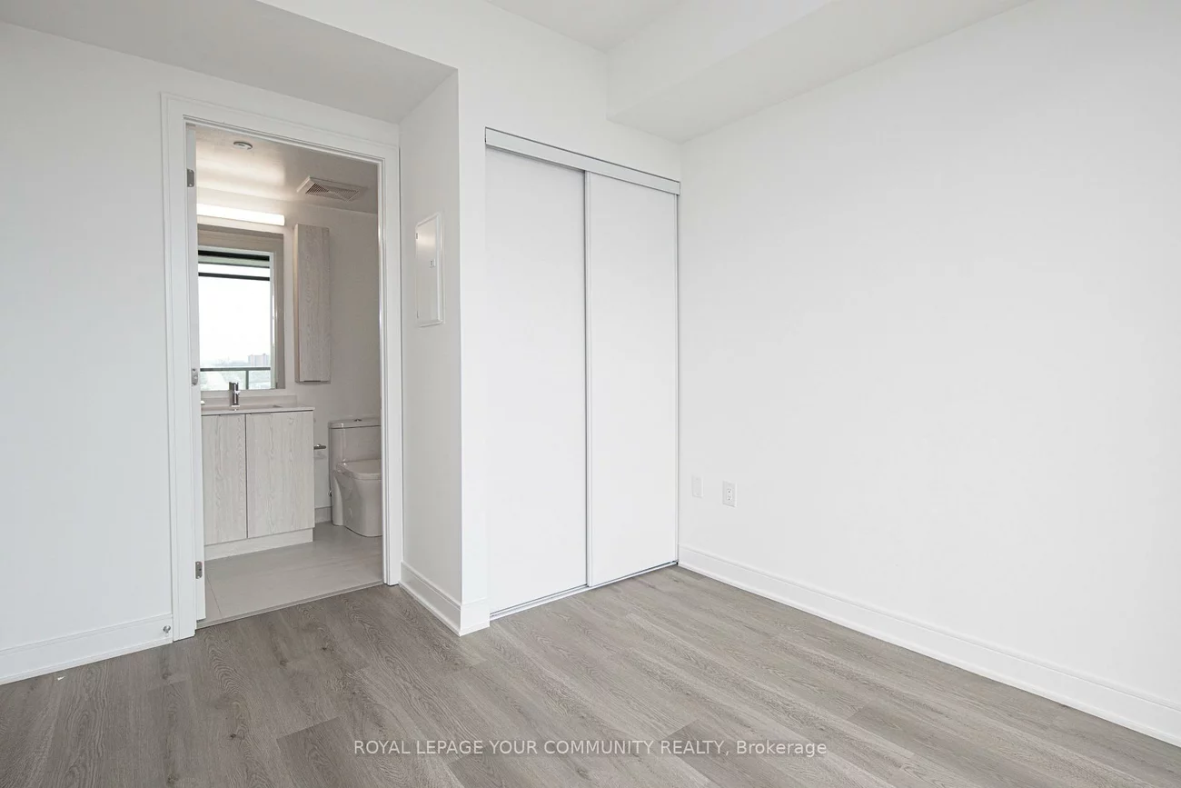 86, Dundas, Cooksville, Mississauga