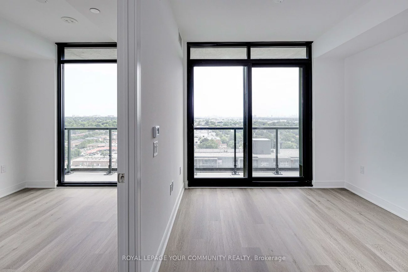 86, Dundas, Cooksville, Mississauga