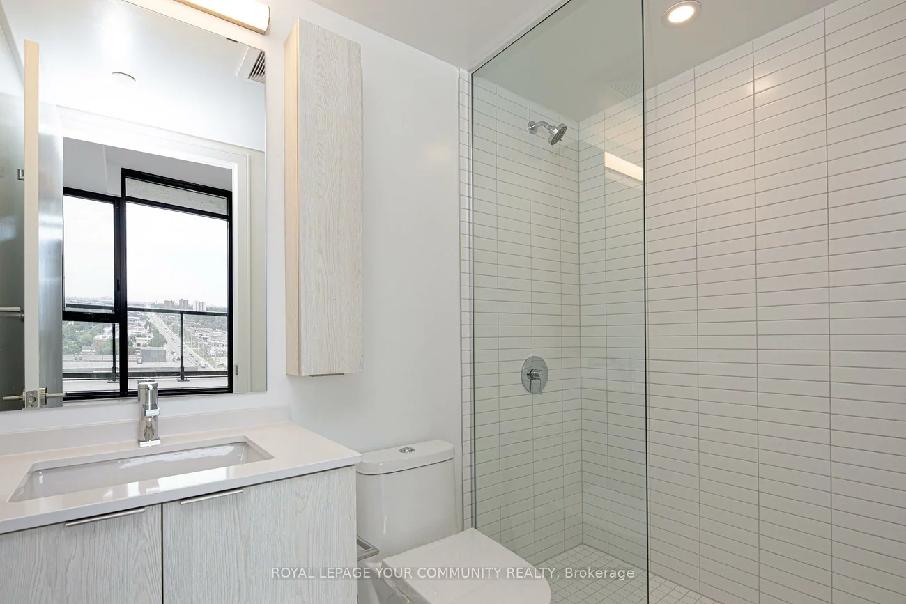 86, Dundas, Cooksville, Mississauga