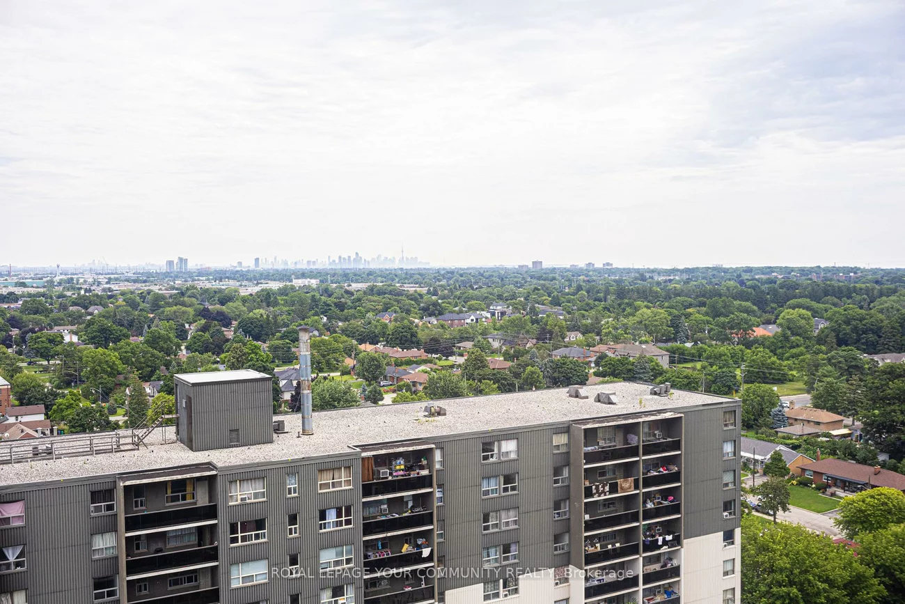 86, Dundas, Cooksville, Mississauga