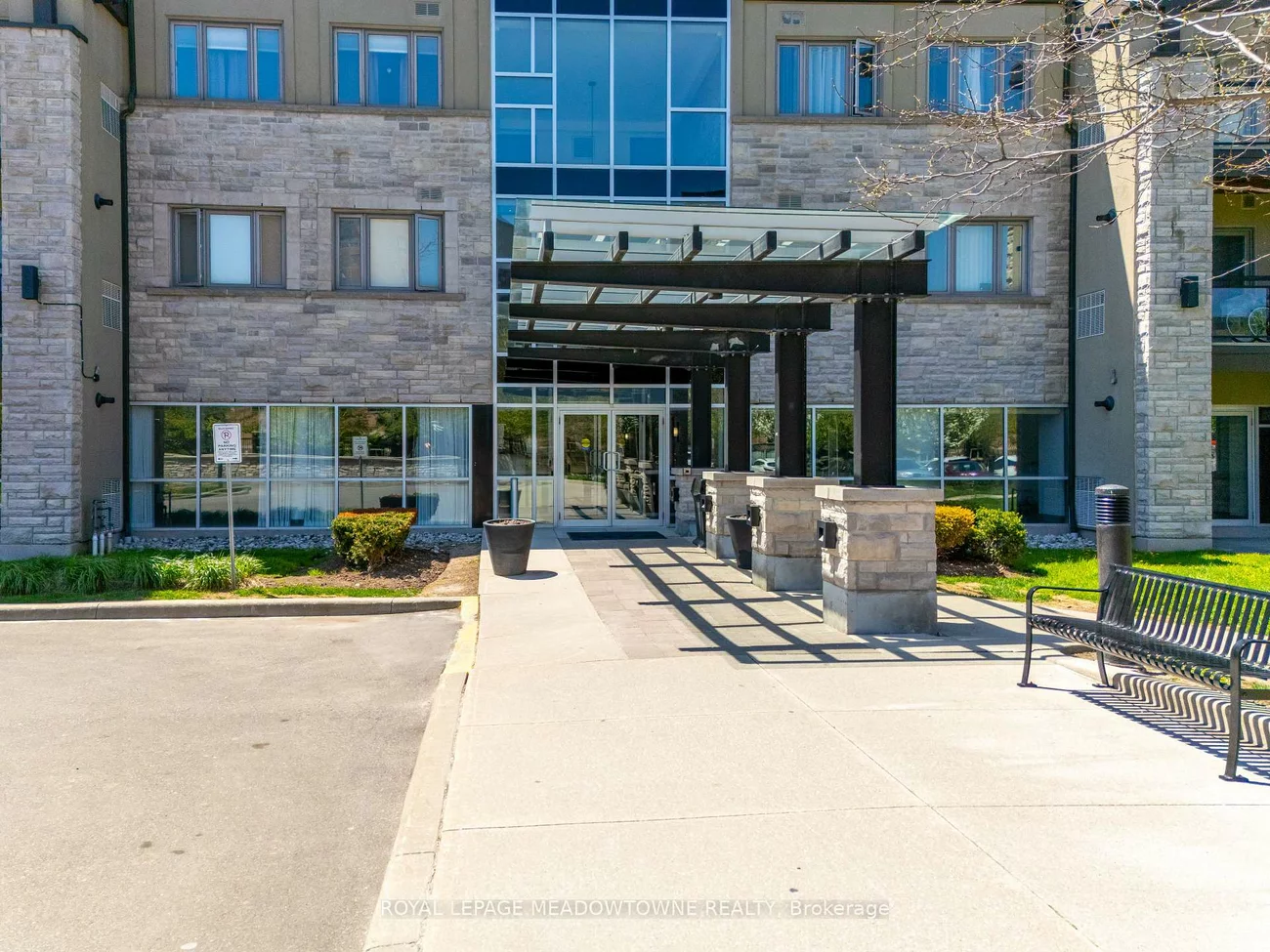 570, Lolita, Mississauga Valleys, Mississauga