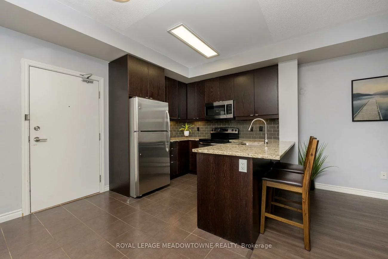 570, Lolita, Mississauga Valleys, Mississauga