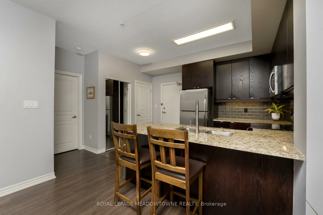 570, Lolita, Mississauga Valleys, Mississauga