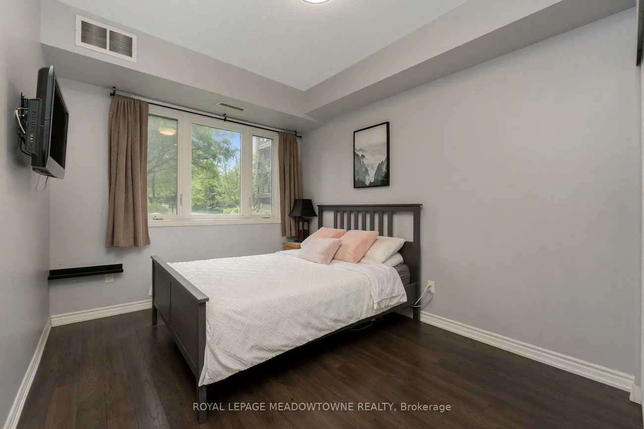 570, Lolita, Mississauga Valleys, Mississauga