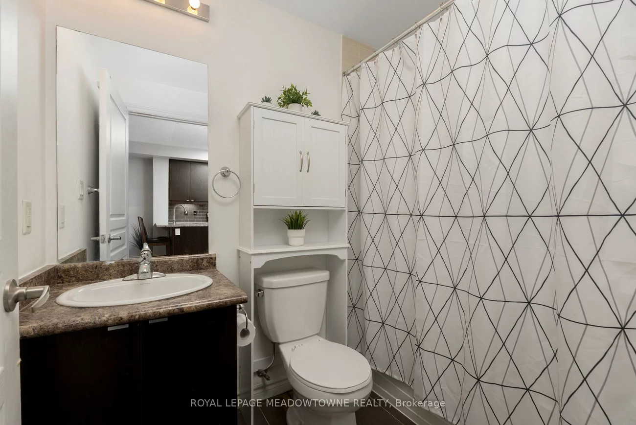 570, Lolita, Mississauga Valleys, Mississauga