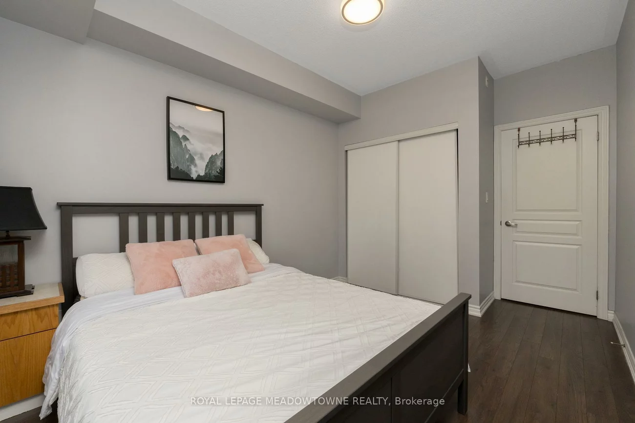 570, Lolita, Mississauga Valleys, Mississauga