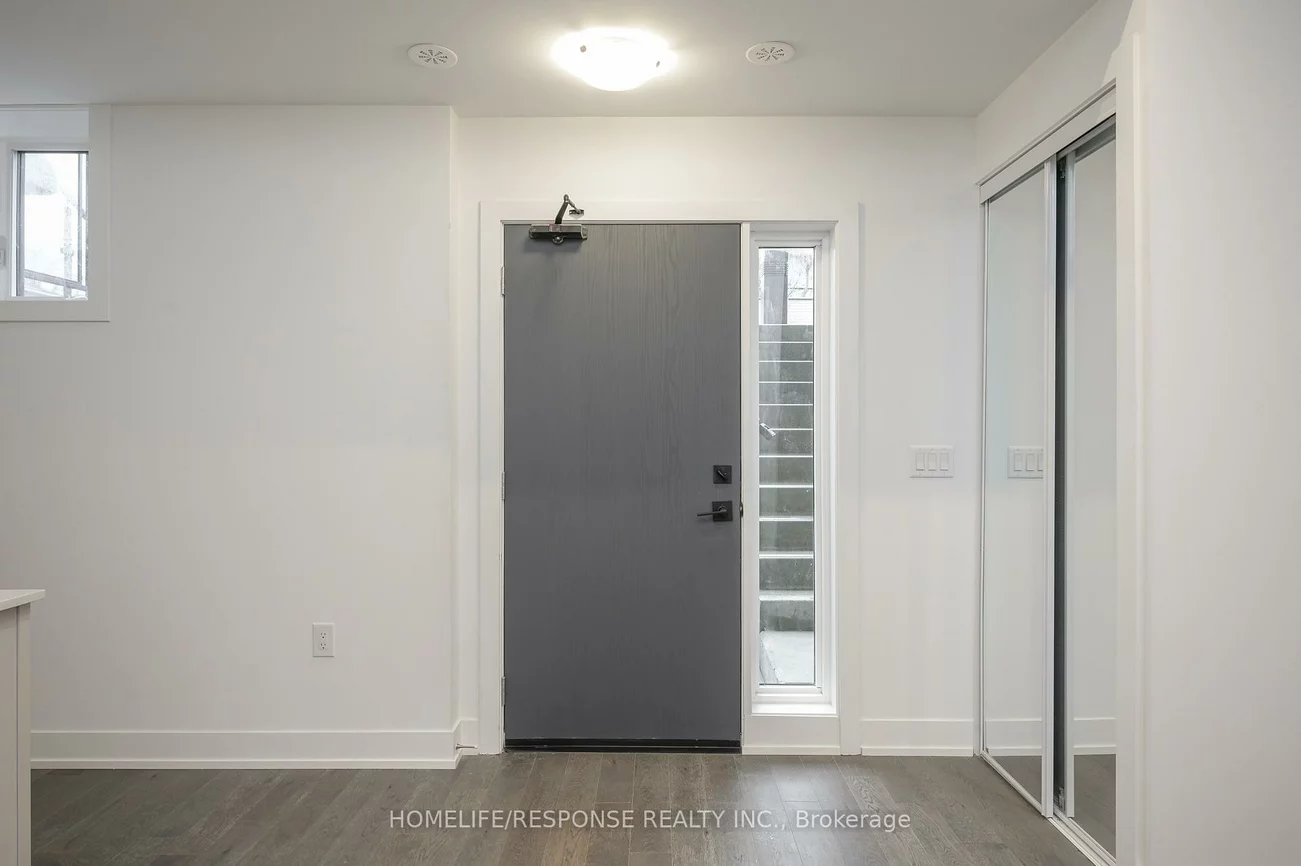 1070, DOUGLAS MCCURDY COMM, Lakeview, Mississauga