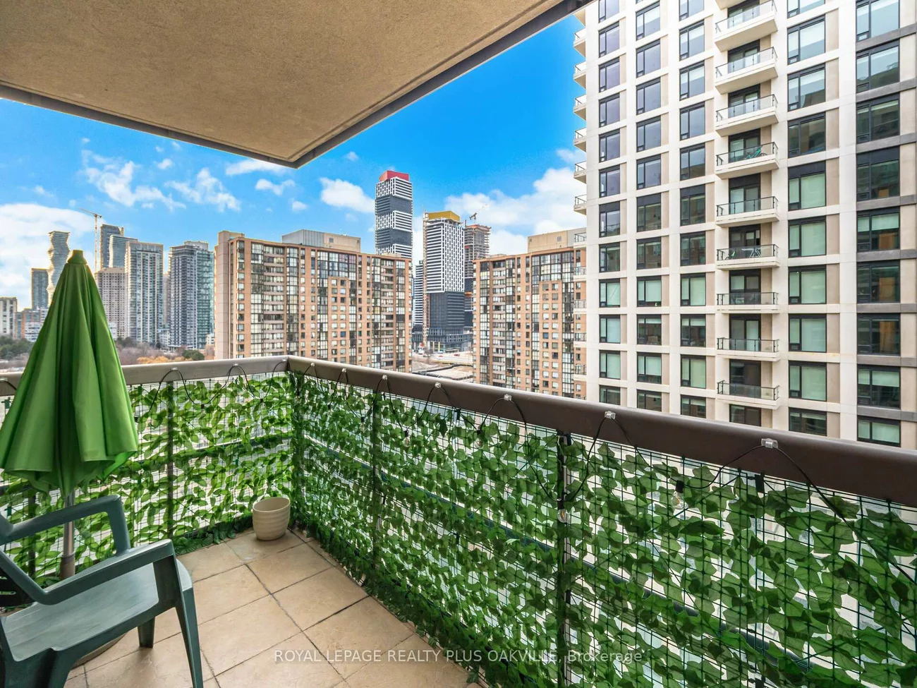 156, Enfield, City Centre, Mississauga