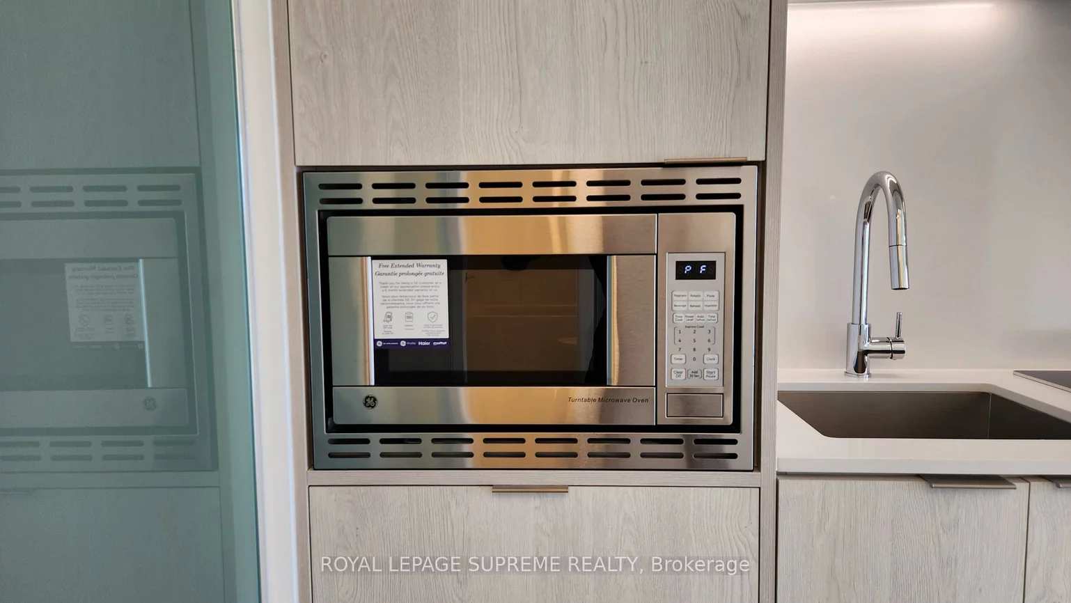 86, Dundas, Cooksville, Mississauga