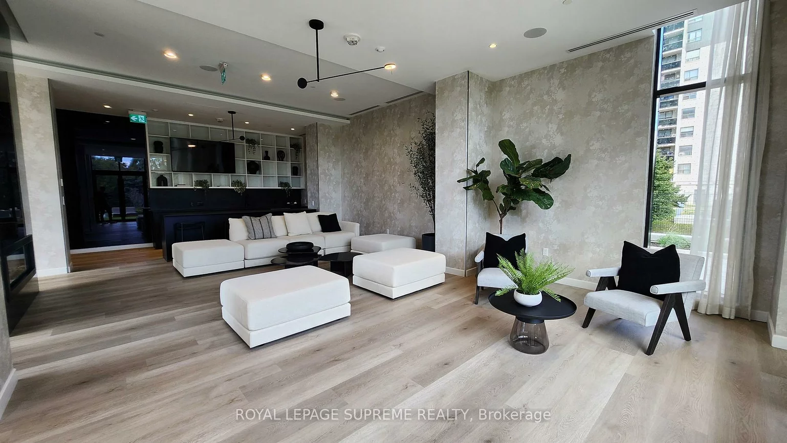 86, Dundas, Cooksville, Mississauga