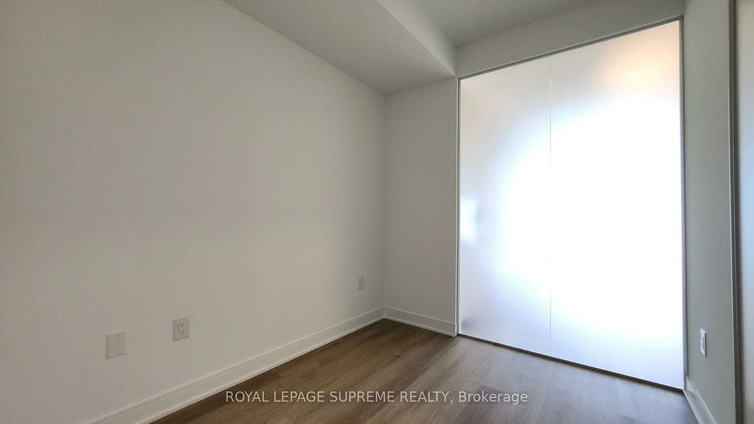 86, Dundas, Cooksville, Mississauga