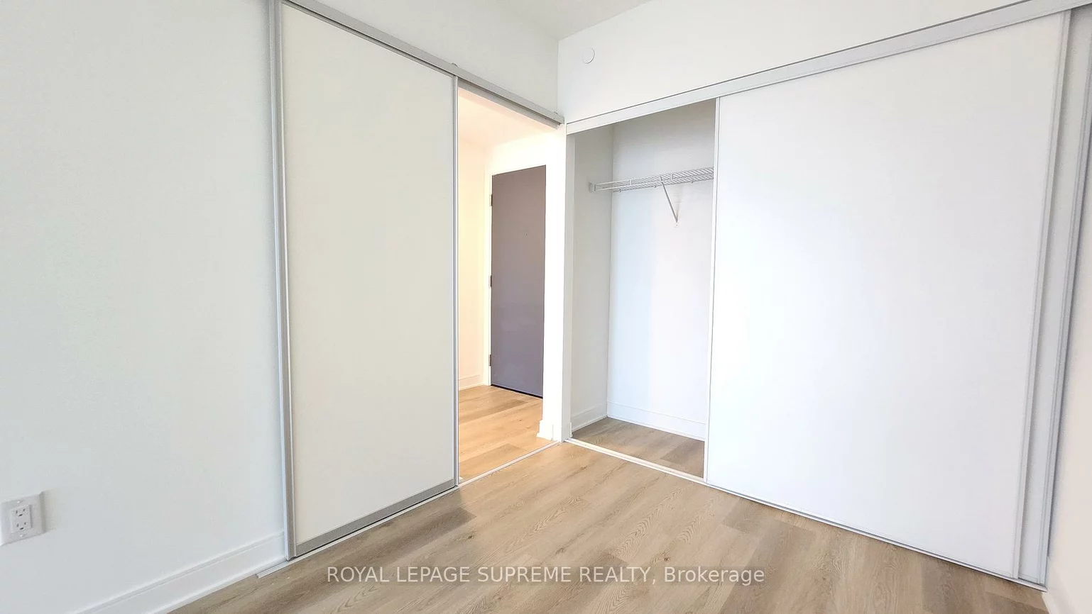 86, Dundas, Cooksville, Mississauga