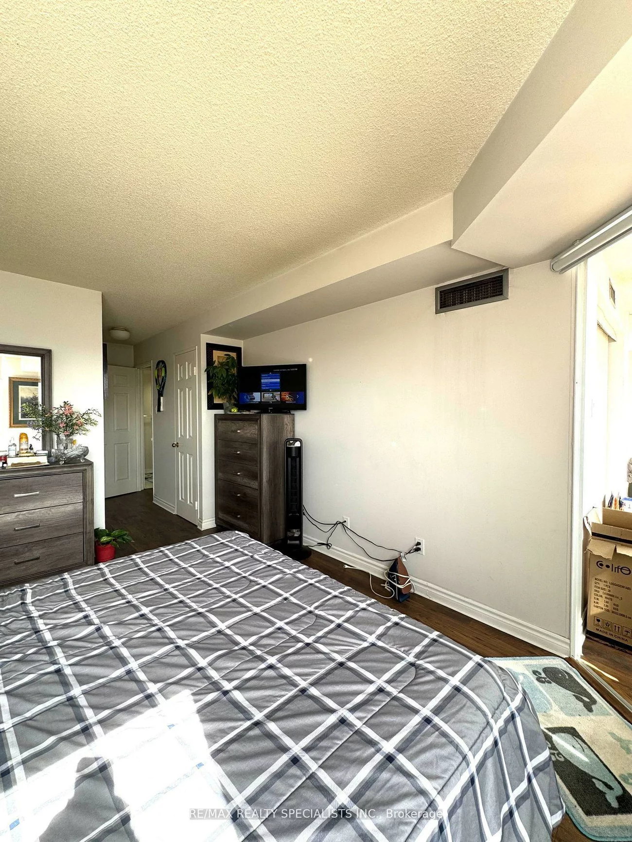 4460, Tucana, Hurontario, Mississauga