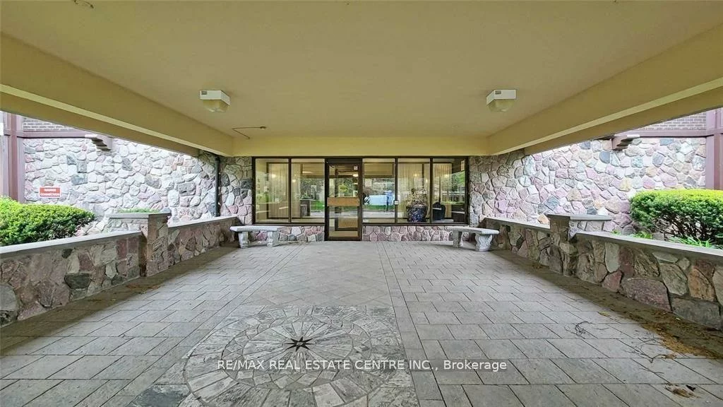 966, Inverhouse, Clarkson, Mississauga