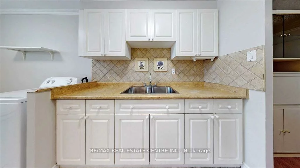 966, Inverhouse, Clarkson, Mississauga