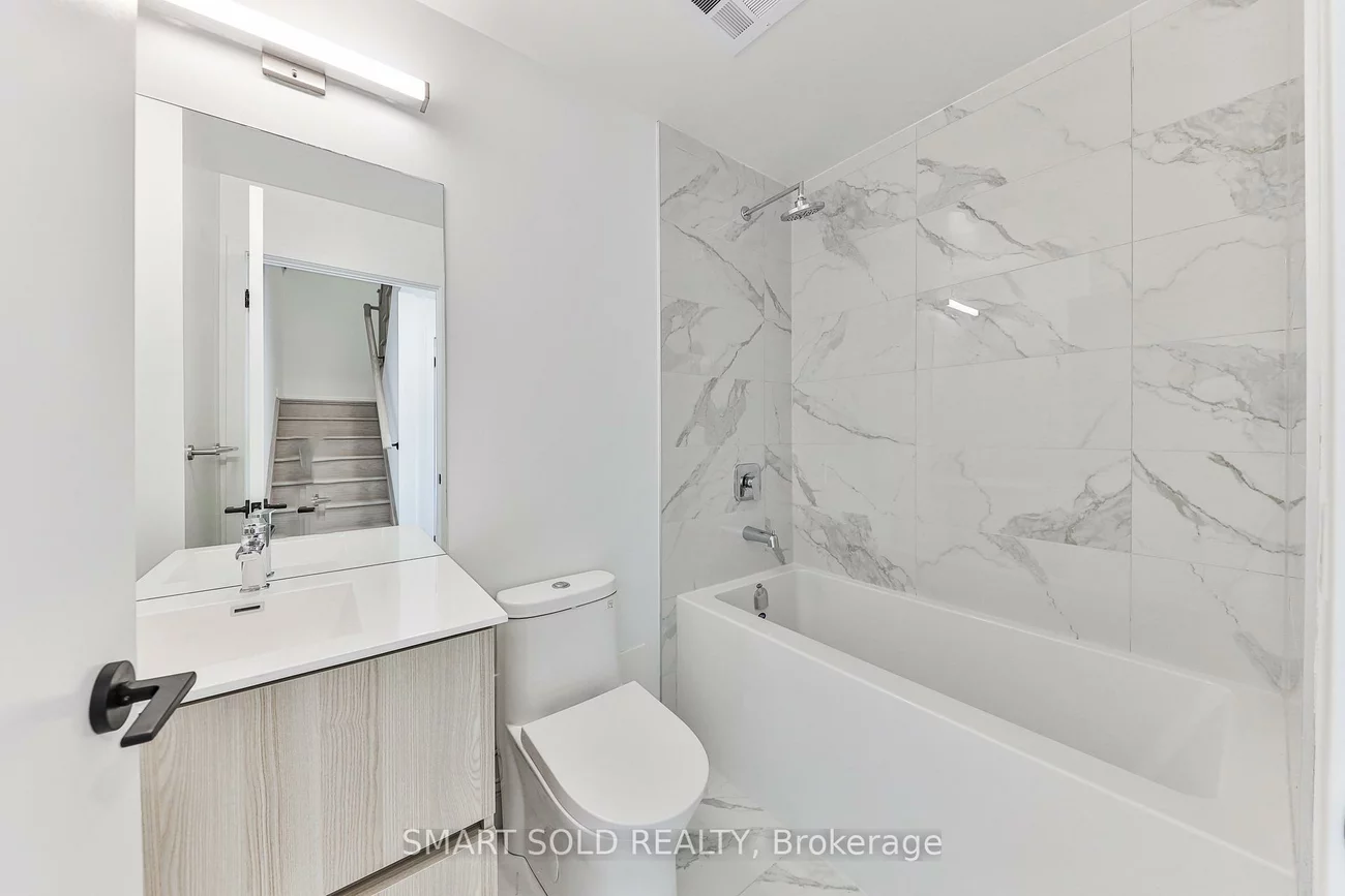 220, Missinnihe, Port Credit, Mississauga