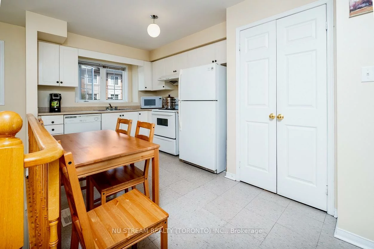 1128, Dundas, Erindale, Mississauga