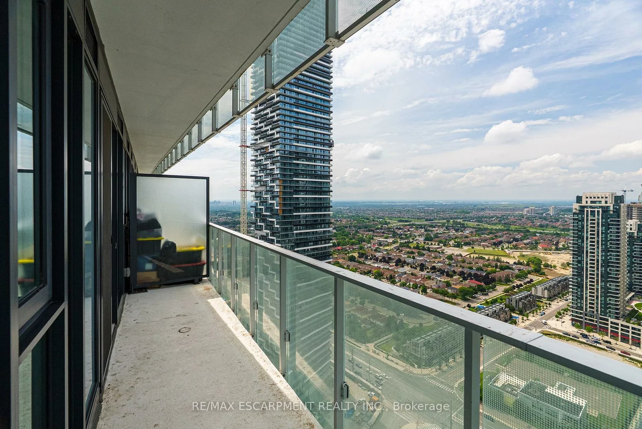 3883, Quartz, City Centre, Mississauga