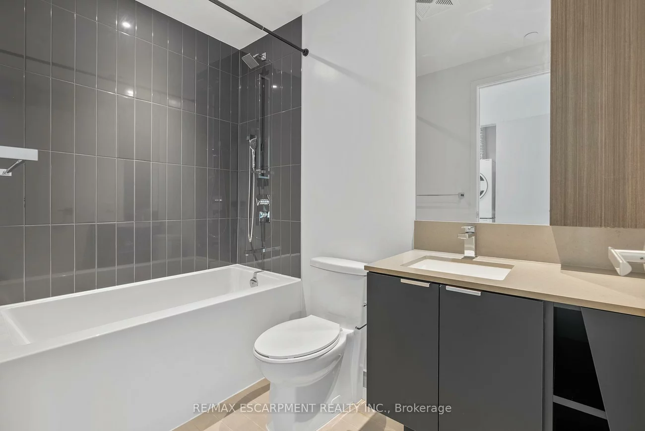 3883, Quartz, City Centre, Mississauga