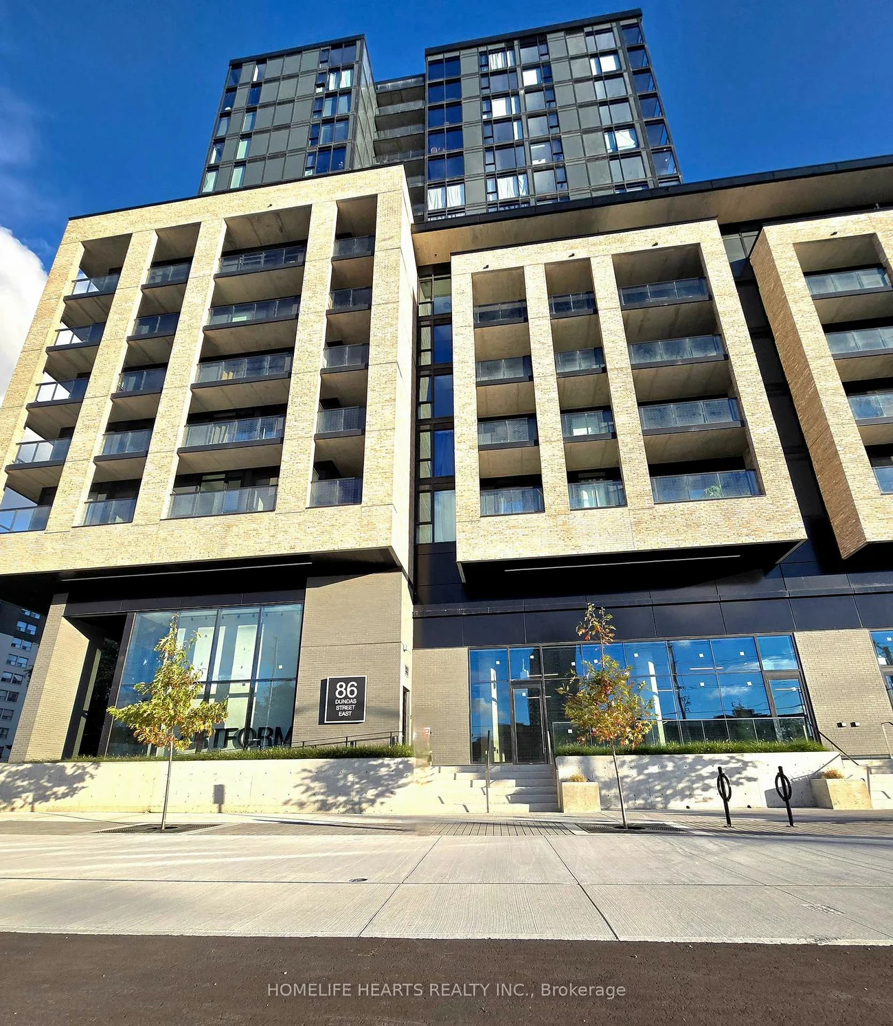 86, Dundas, Cooksville, Mississauga