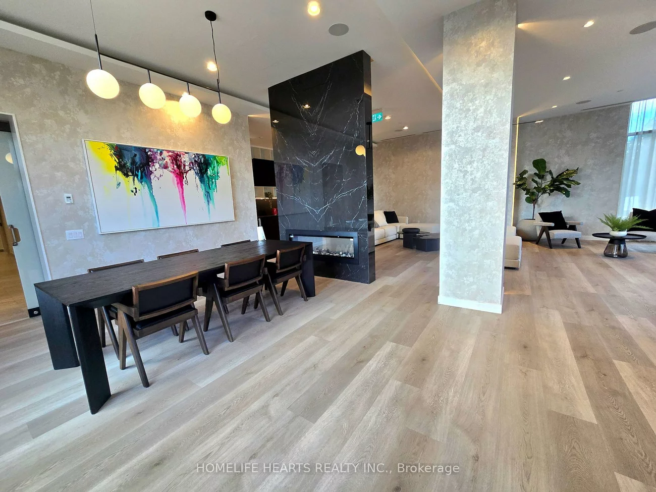 86, Dundas, Cooksville, Mississauga