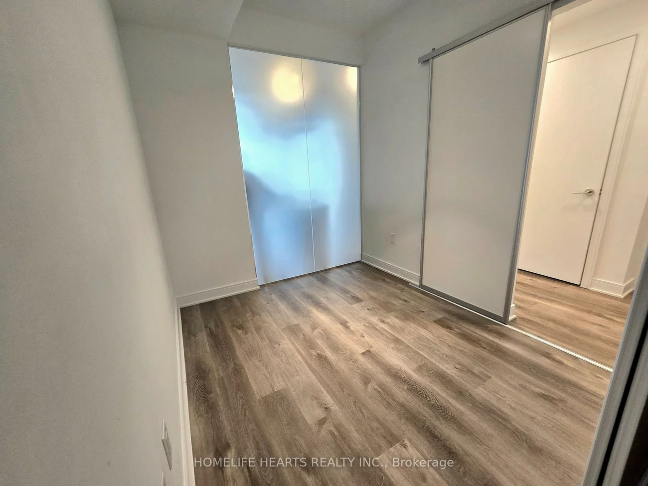 86, Dundas, Cooksville, Mississauga