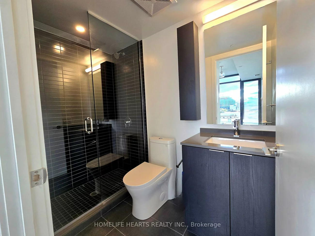 86, Dundas, Cooksville, Mississauga