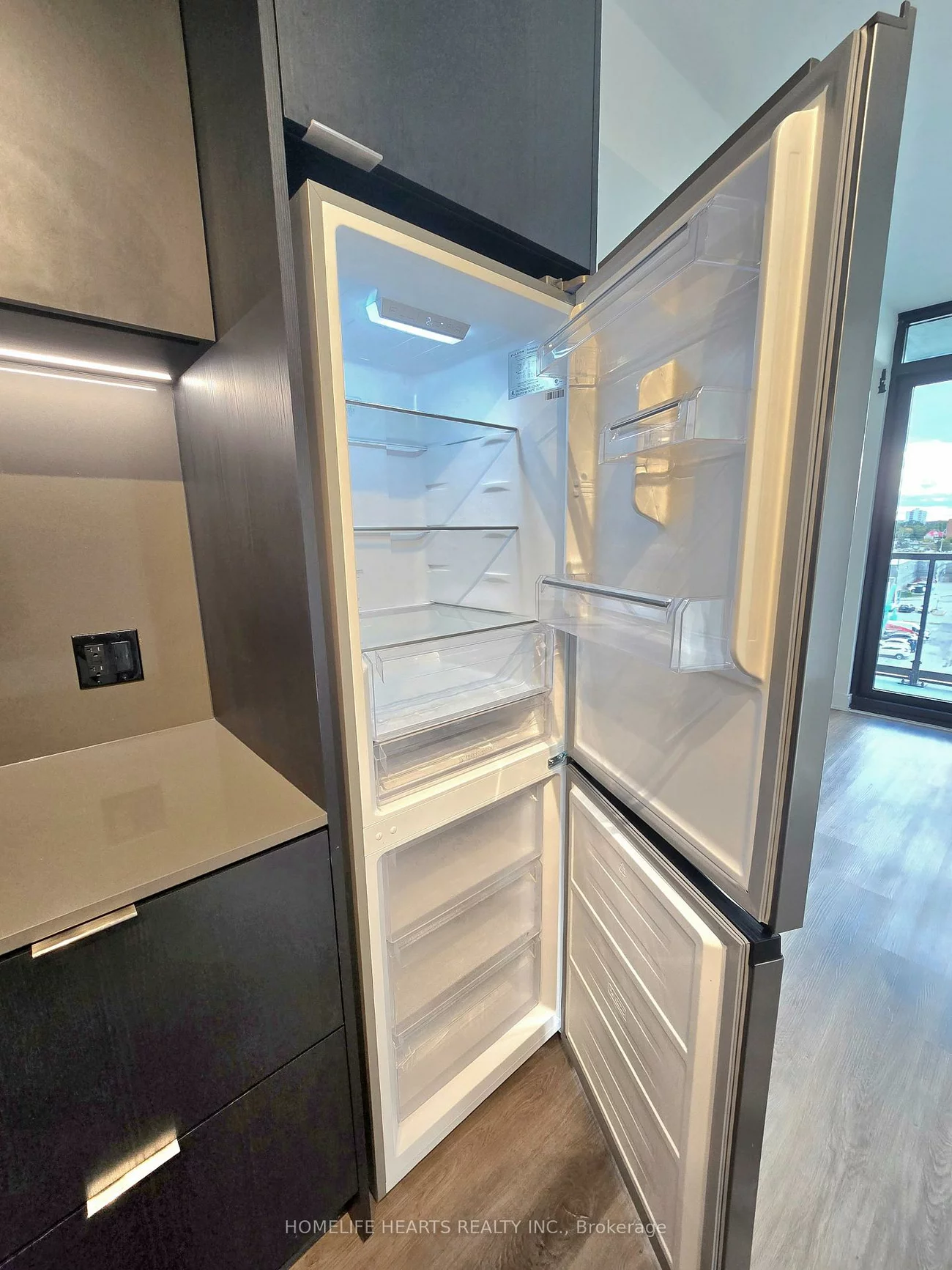 86, Dundas, Cooksville, Mississauga