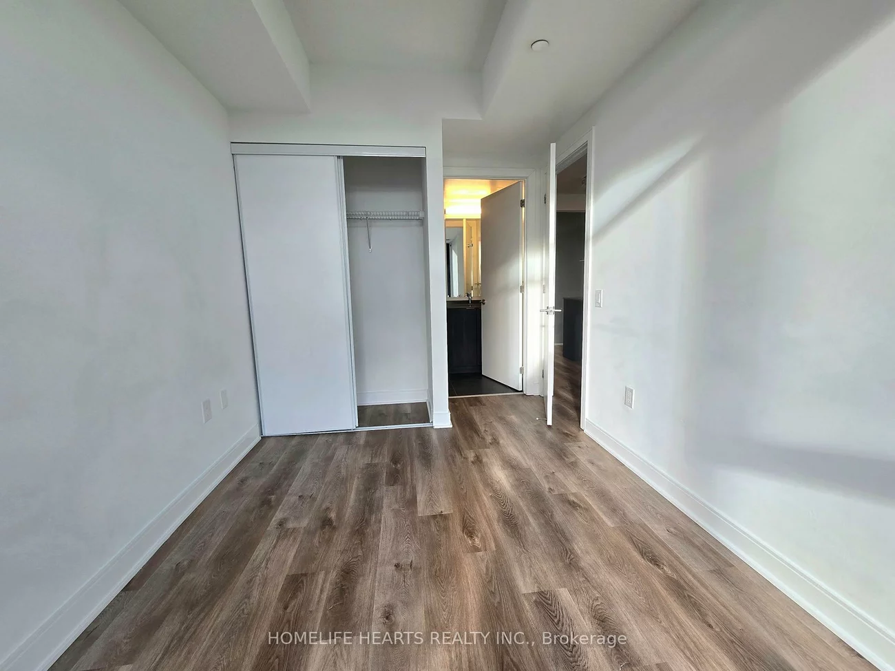 86, Dundas, Cooksville, Mississauga