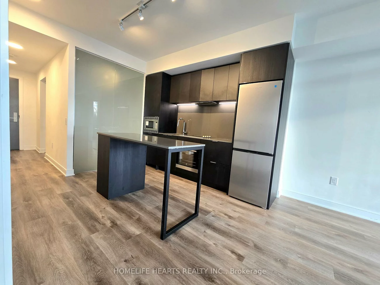 86, Dundas, Cooksville, Mississauga