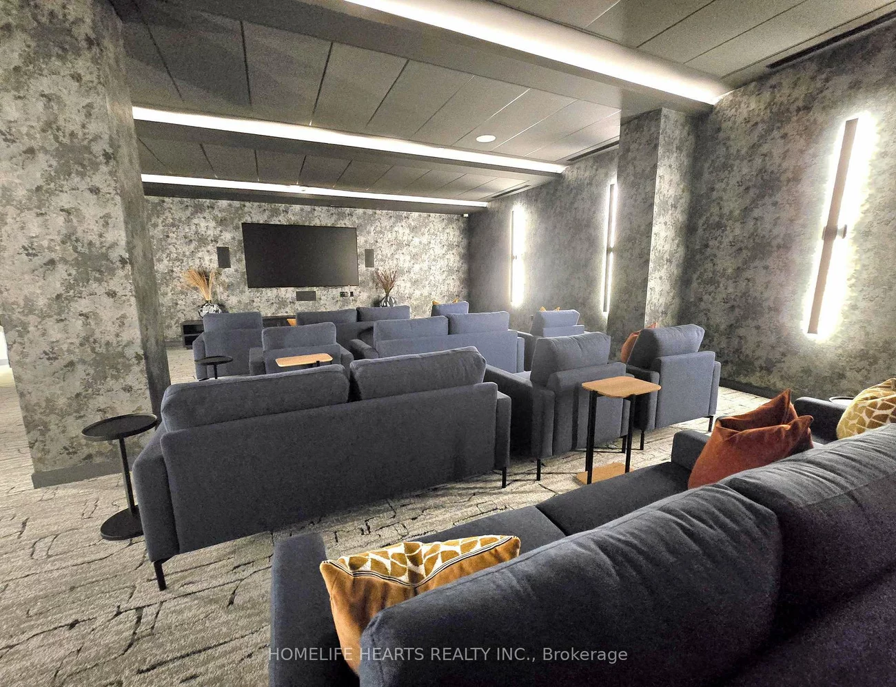 86, Dundas, Cooksville, Mississauga