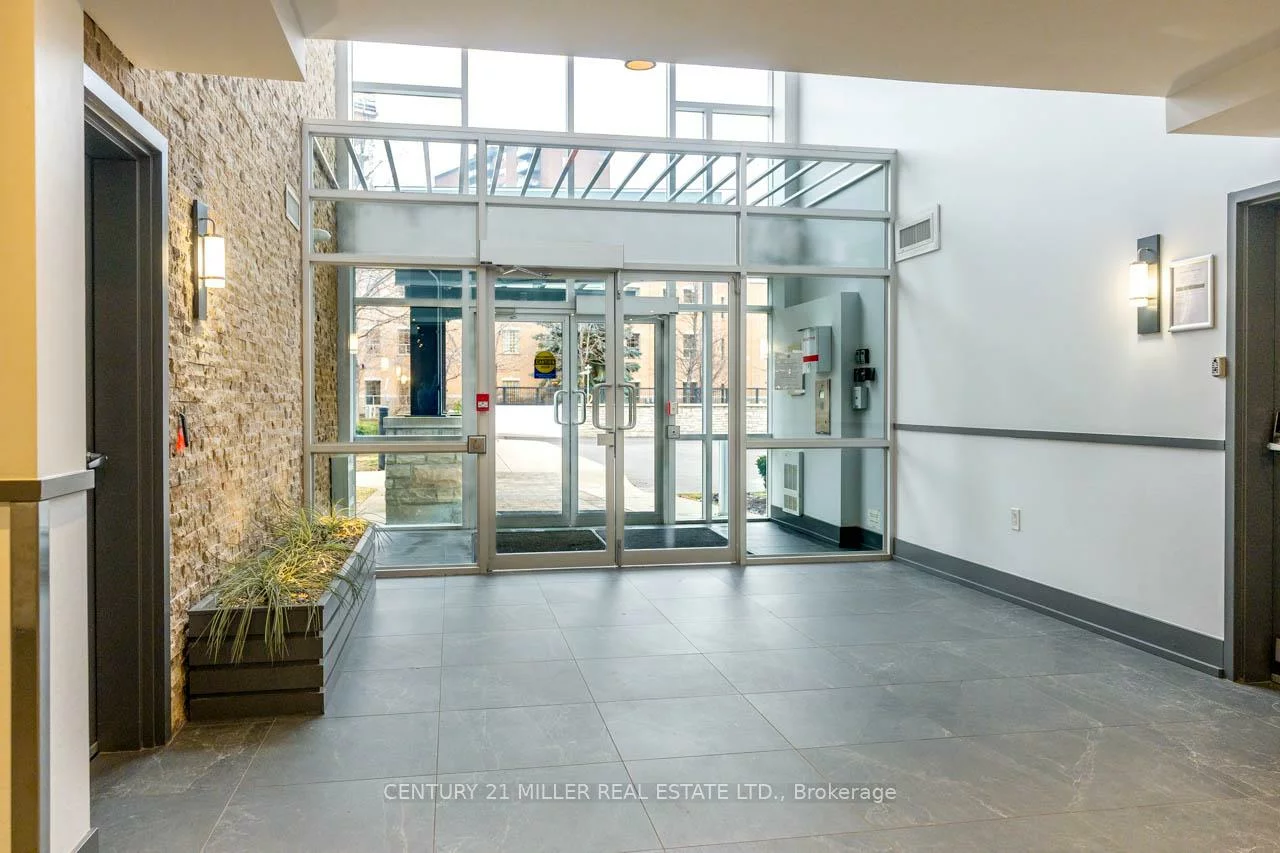 570, Lolita, Mississauga Valleys, Mississauga