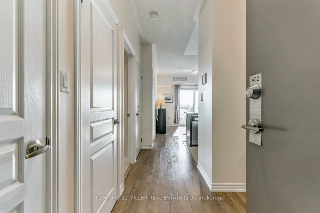 570, Lolita, Mississauga Valleys, Mississauga