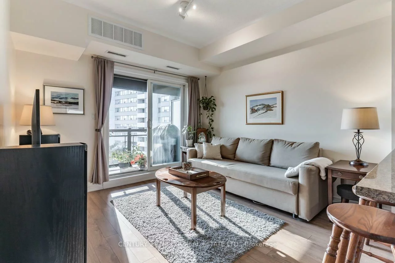 570, Lolita, Mississauga Valleys, Mississauga