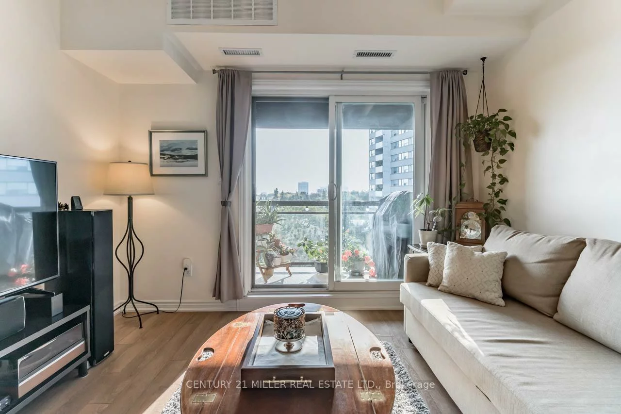 570, Lolita, Mississauga Valleys, Mississauga