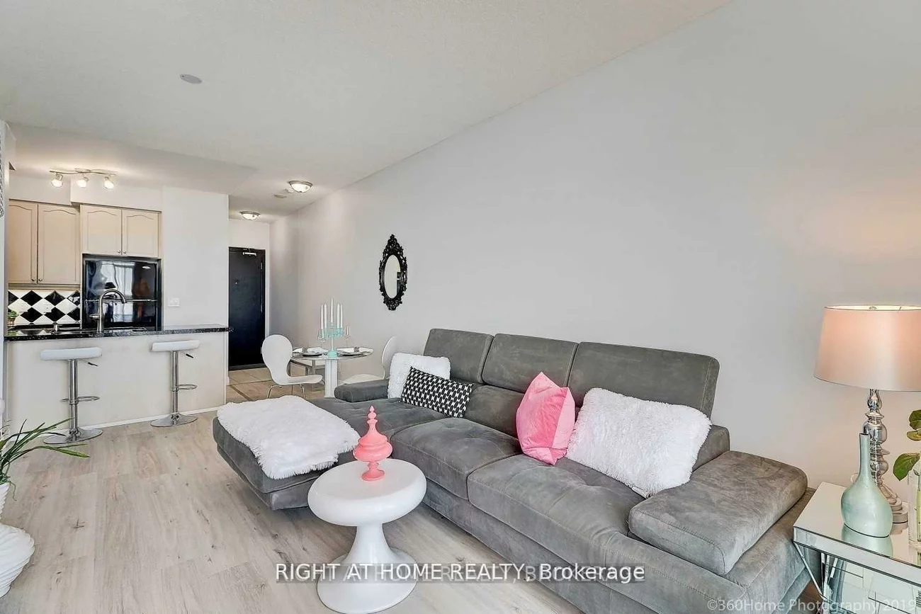 90, Absolute, City Centre, Mississauga