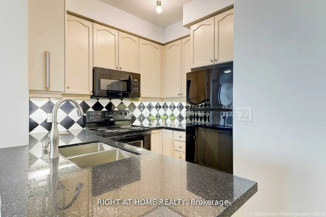 90, Absolute, City Centre, Mississauga