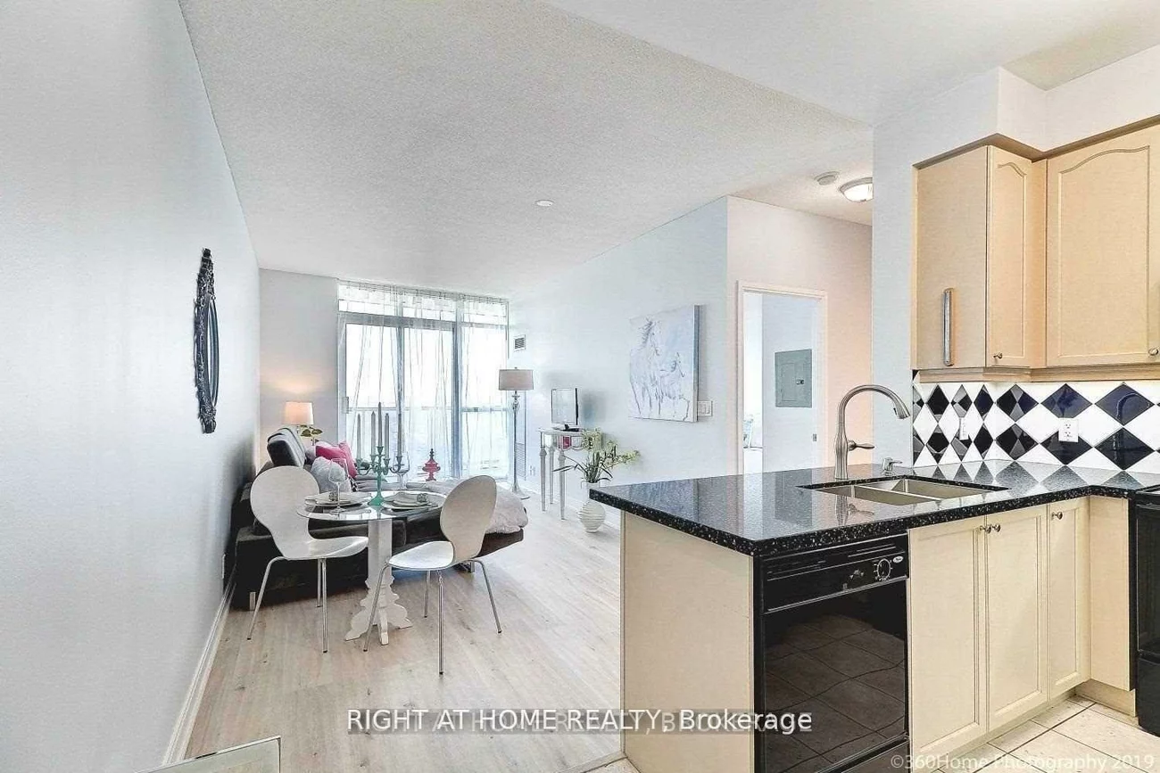 90, Absolute, City Centre, Mississauga