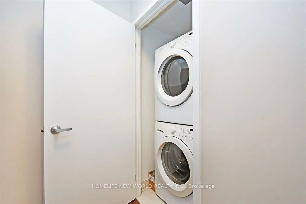 365, Prince Of Wales, City Centre, Mississauga