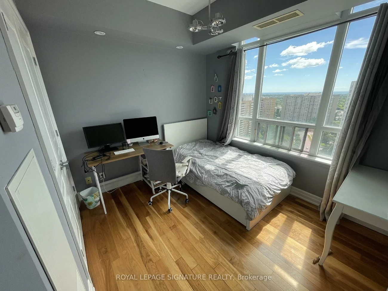 90, Absolute, City Centre, Mississauga