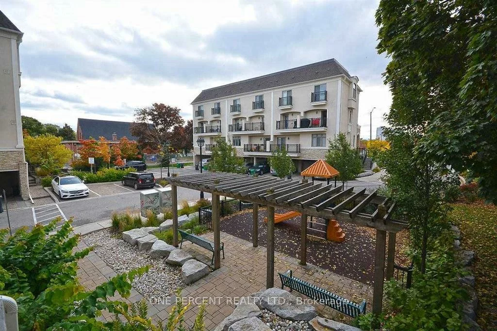 3077, Cawthra, Applewood, Mississauga