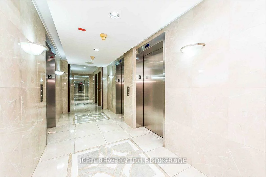 135, Hillcrest, Cooksville, Mississauga