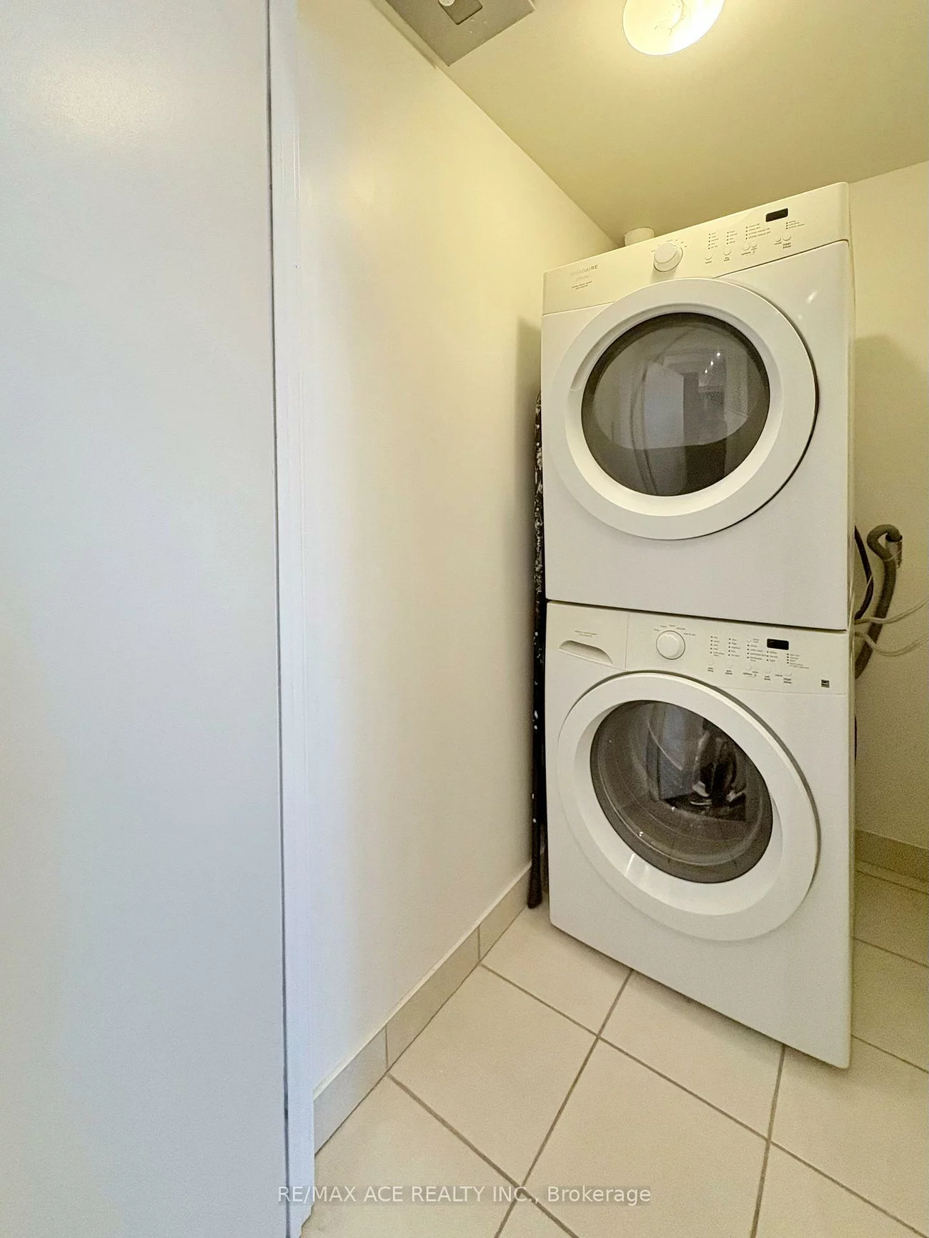 360, Square One, City Centre, Mississauga