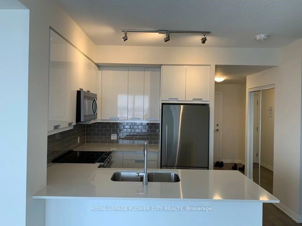 65, Watergarden, Hurontario, Mississauga