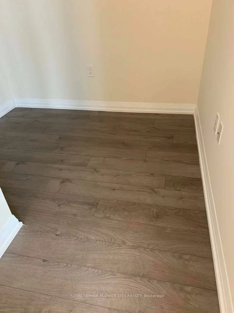 65, Watergarden, Hurontario, Mississauga