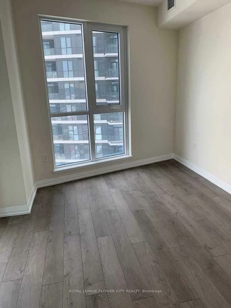 65, Watergarden, Hurontario, Mississauga