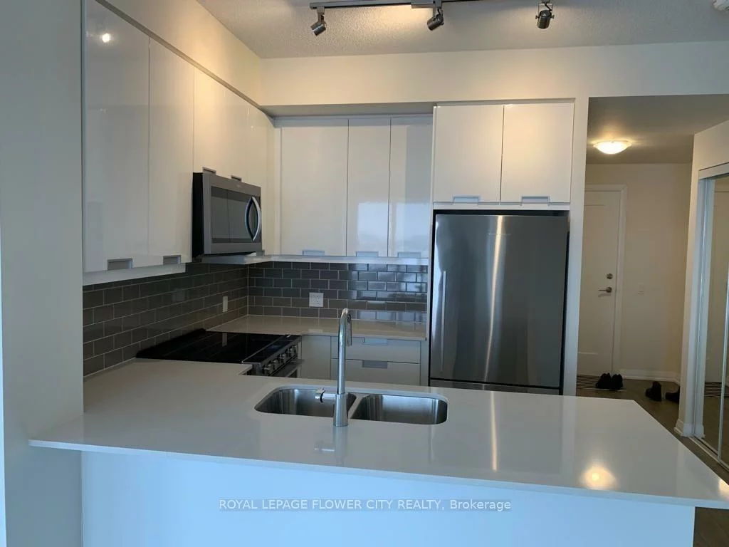 65, Watergarden, Hurontario, Mississauga